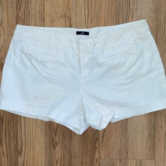 Gap white khaki shorts. Size 14 - Picture 1 of 5